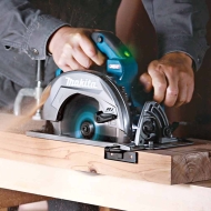 MAKITA HS003GZ Aкумулаторен ръчен циркуляр без батерии и зарядно устройство 40 V ф185 мм
