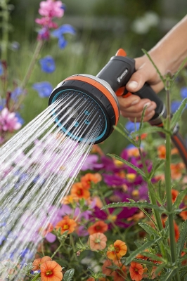 Пистолетен разпръсквач GARDENA Premium