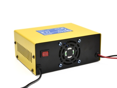 GEKO G80038 Зарядно за акумулатор с микропроцесор 6/12/24 V 10 А-4